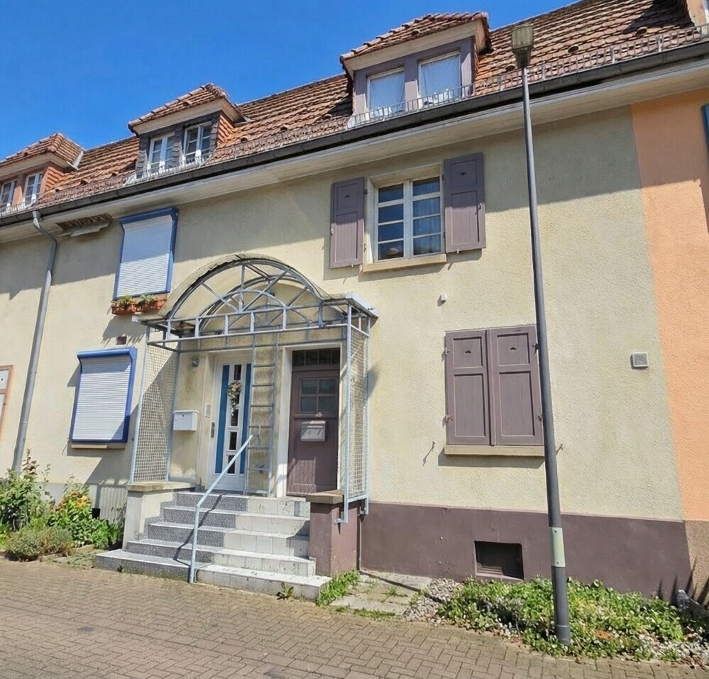Charmantes Reihenmittelhaus mit wohnungsähnlichem Charakter über drei Etagen, sowie eigenem Garten