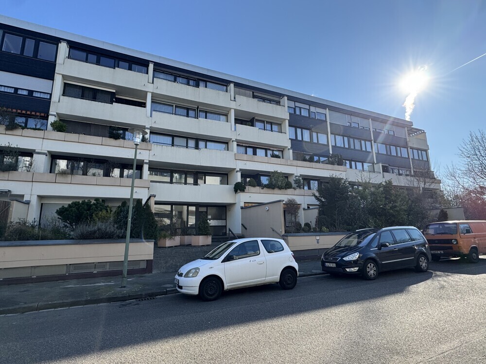 Vermietete 2-Zimmer-Wohnung mit 2 Balkonen und Garage