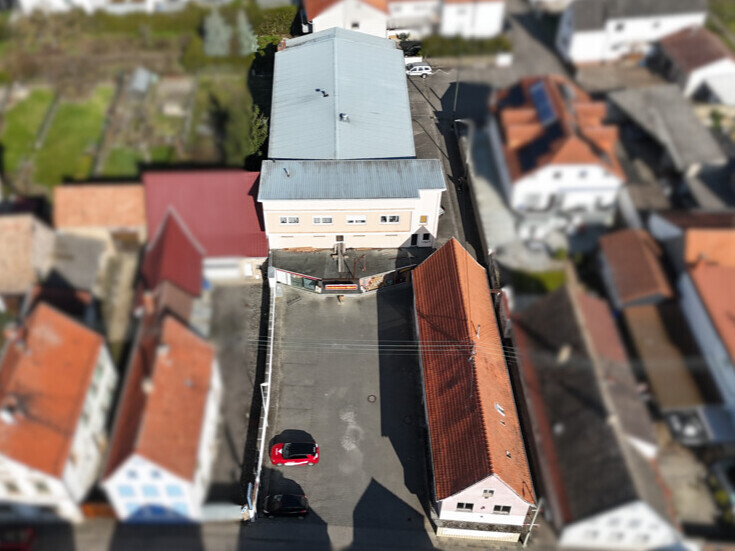 Für Bauträger und Projektentwickler: Wohn- und Gewerbeanwesen in zentraler Lage von Iggelheim