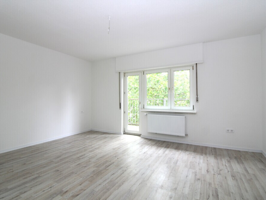 Renovierte 4-Zimmer-Wohnung mit zwei Balkonen in Ludwigshafen-Süd