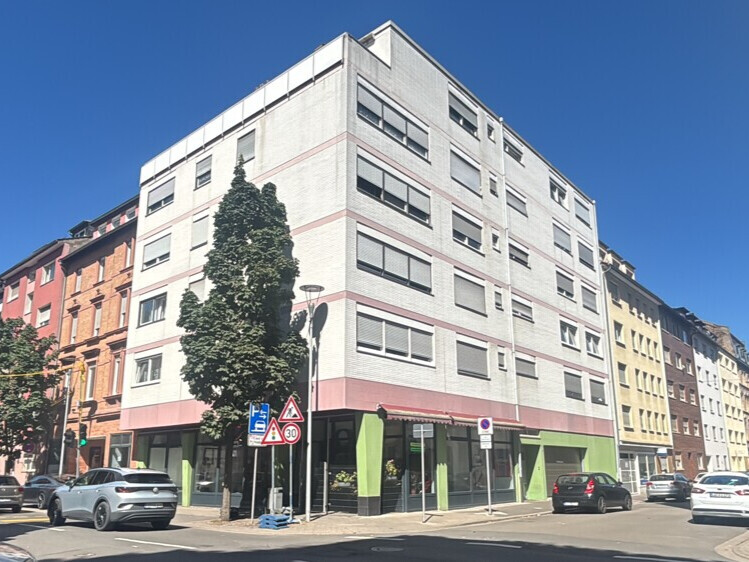 Vielfältig nutzbar: Ladenfläche mit Apartment in zentraler Lage von Ludwigshafen