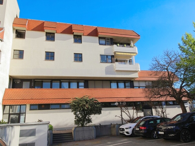 Repräsentative Büro-/Praxiseinheit in bester zentraler Lage in Limburgerhof