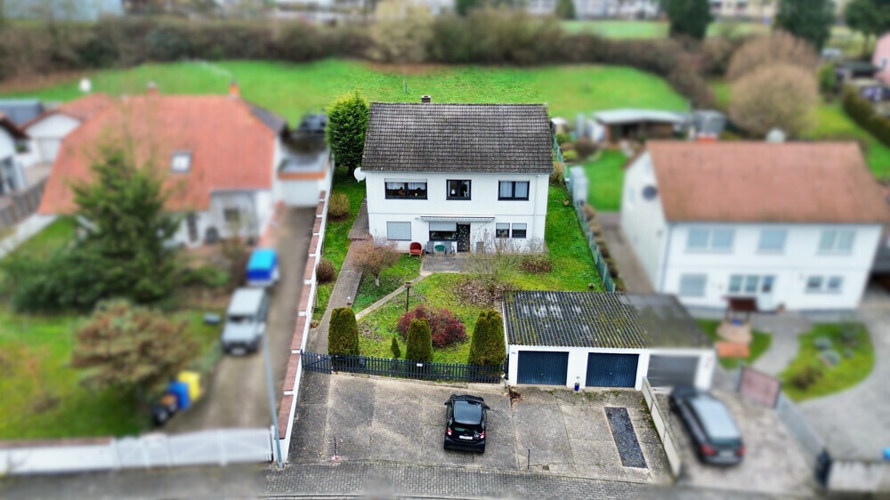 Gepflegtes Wohnhaus mit Einliegerwohnung auf großem Grundstück in ruhiger Lage von Zweibrücken