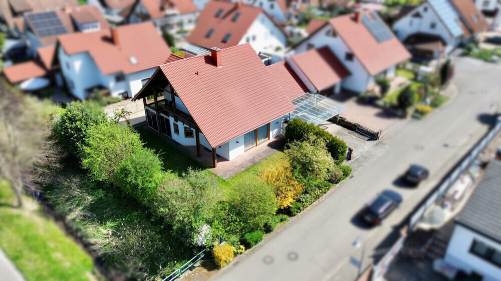 Viel Raum für Ihre Familie – Einfamilienhaus mit Wellnessbereich und Ausbaureserve in Roschbach